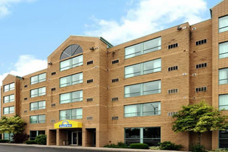 Days Inn By Wyndham Niagara Falls Lundys Lane Exterior foto