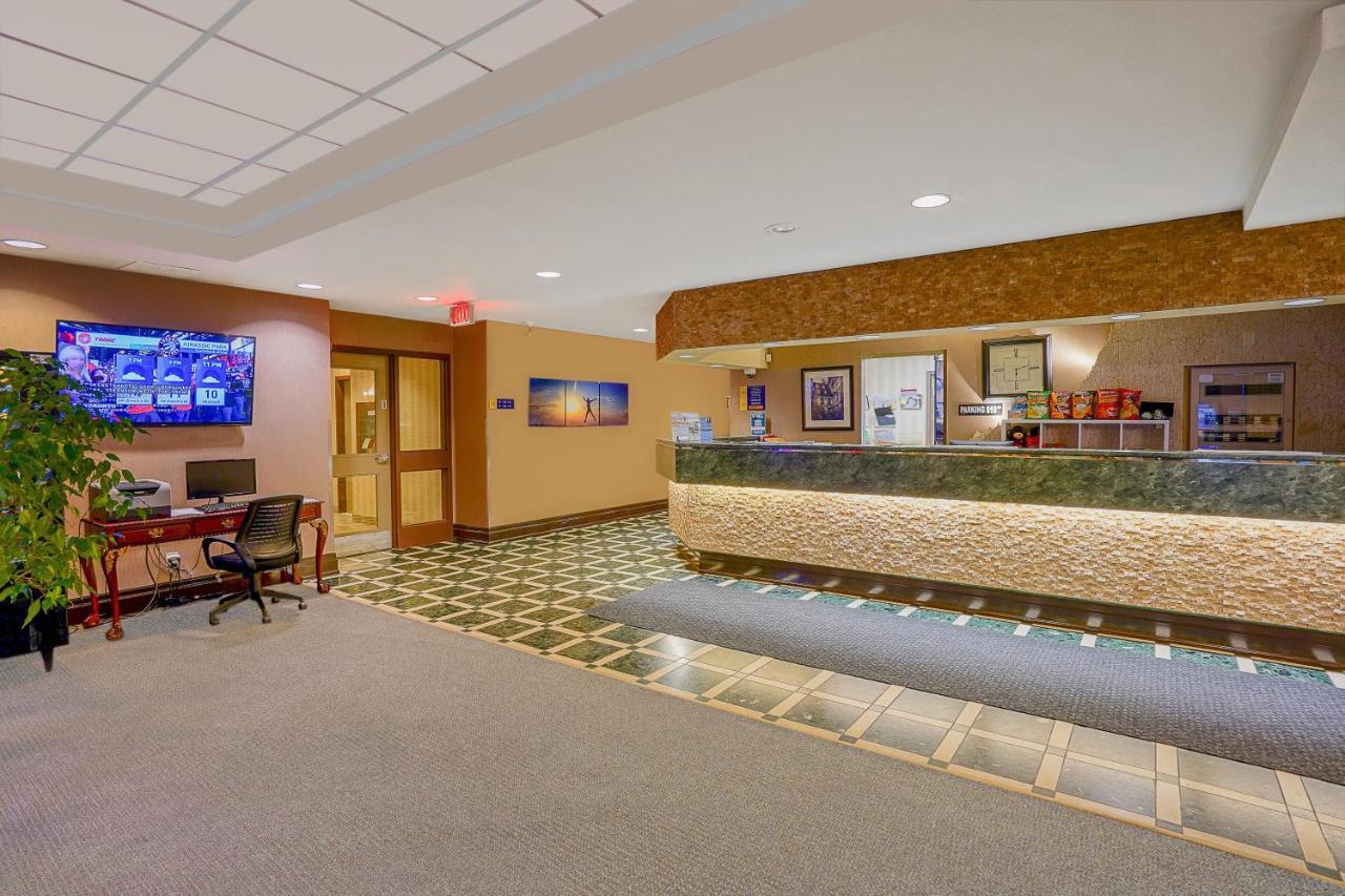 Days Inn By Wyndham Niagara Falls Lundys Lane Exterior foto